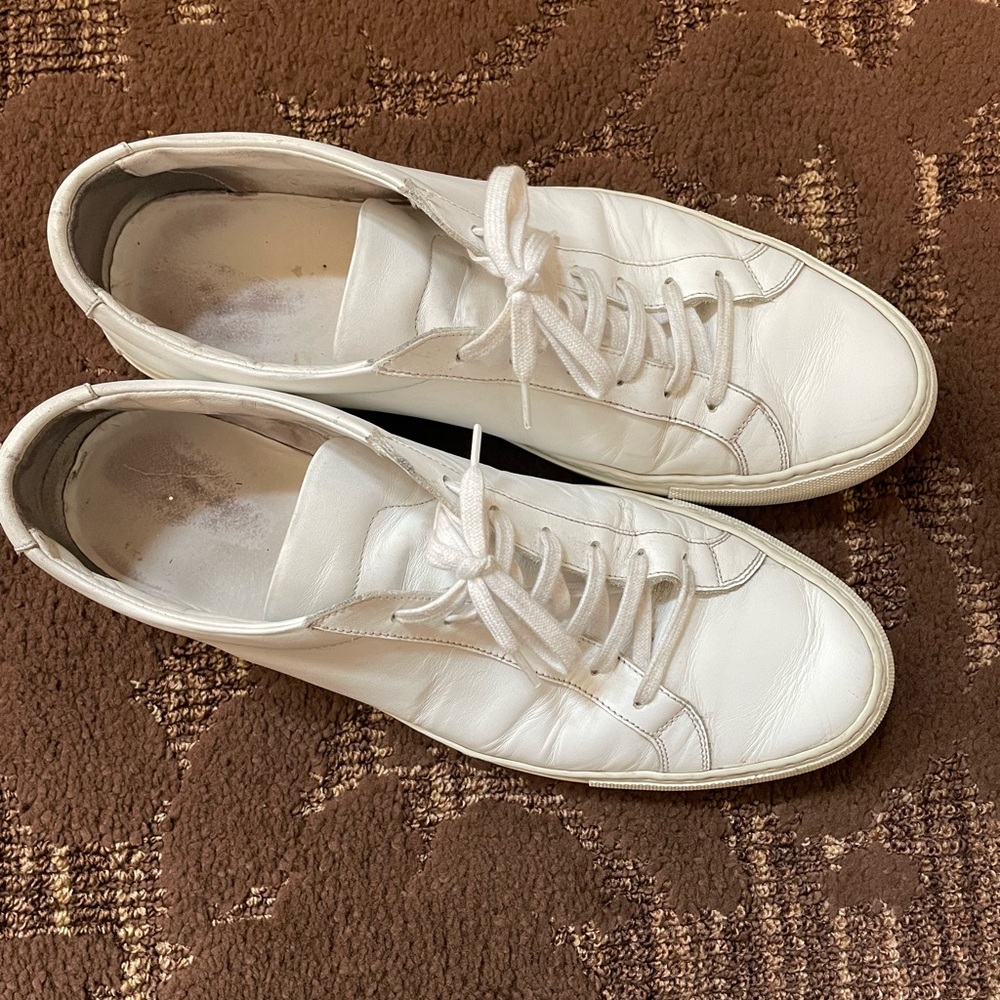 Common project sneakers